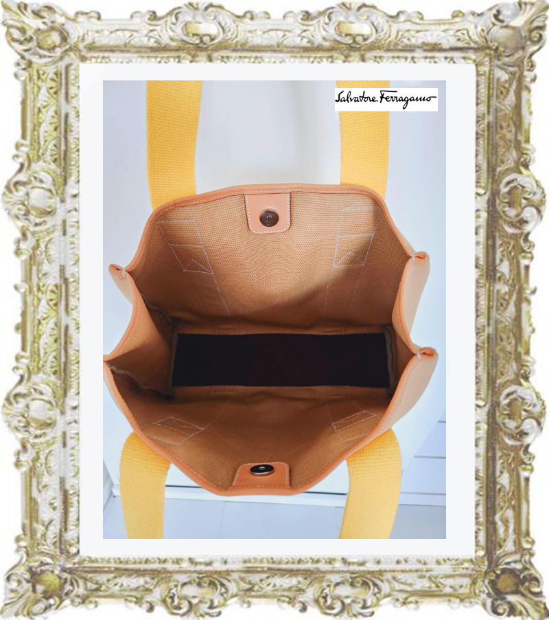 送料無料◆即決◆美品◆定価6.8万円◆サルヴァトーレ フェラガモ ベージュ×黄色 ロゴエンブレム キャンバス素材 中サイズ トートバッグ