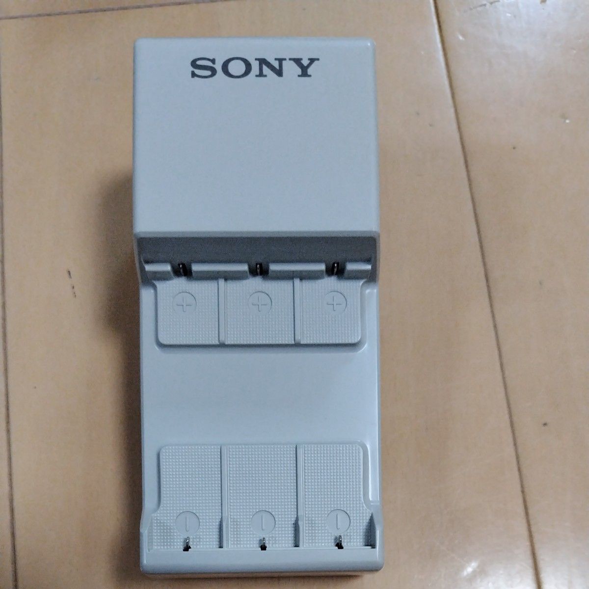 【ジャンク品扱】SONY ソニー 繰り返し充電して使える電池 NC-5WM専用充電器 ニッカドバッテリーチャージャー BC-73F