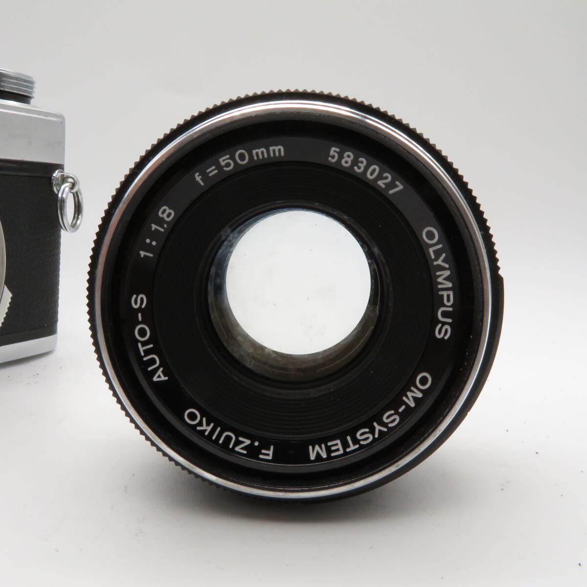 現状品 OLYMPUS OM 1 一眼レフカメラ OLYMPUS F.Zuiko AUTO-S 1 1.8 50 単焦点レンズ_画像3
