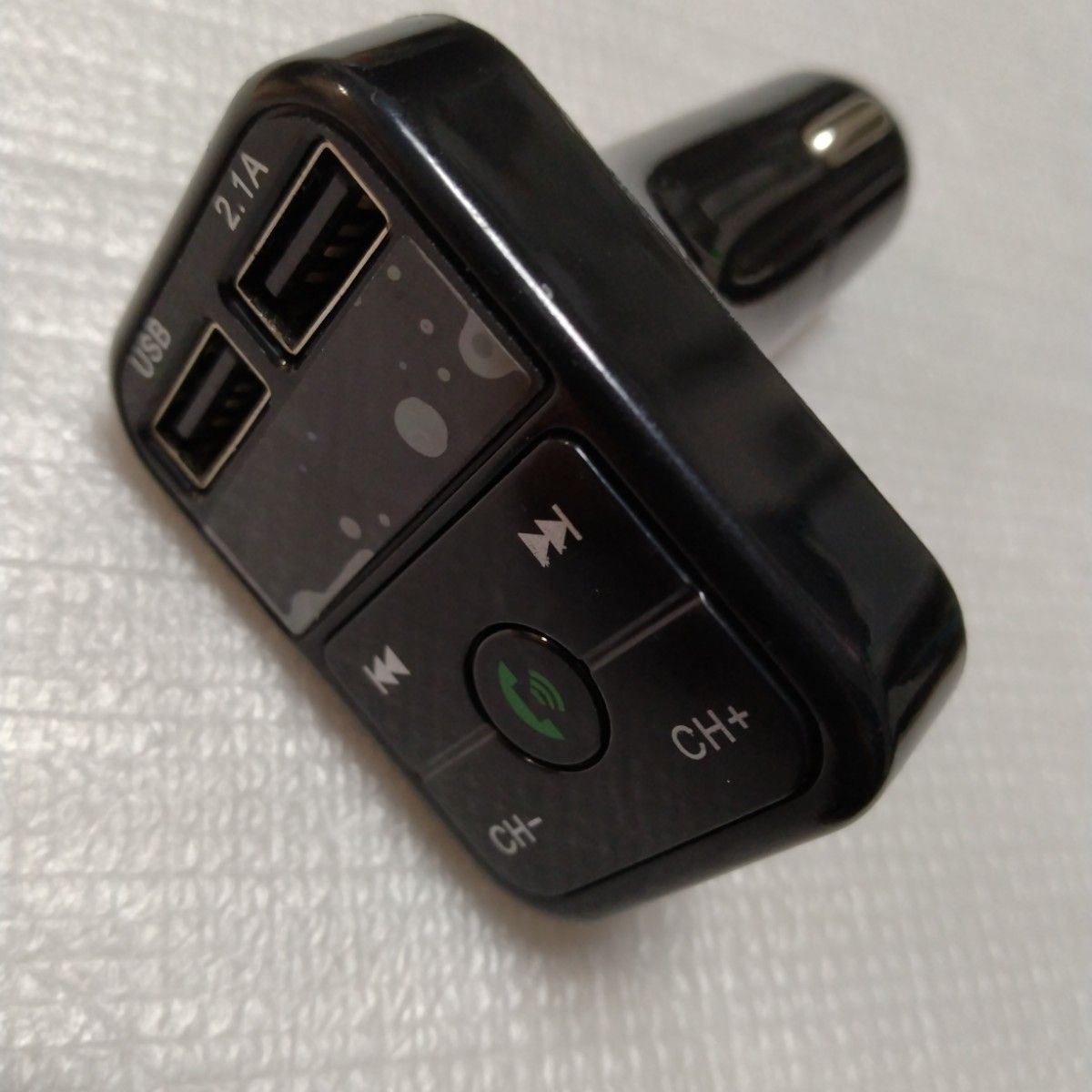 USB充電機能付きFMトランスミッター