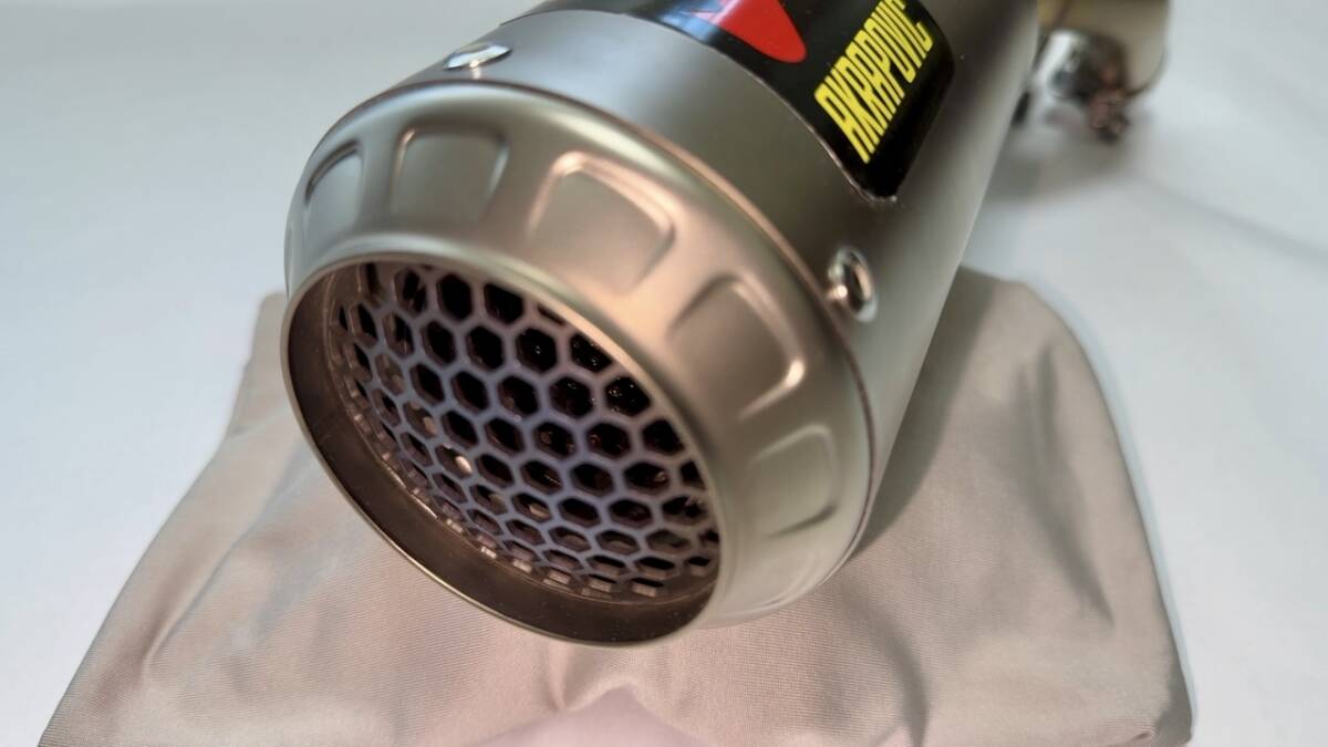 AKRAPOVIC（アクラポビッチ）スリップオンマフラー（チタン）BMW S1000Rの画像4