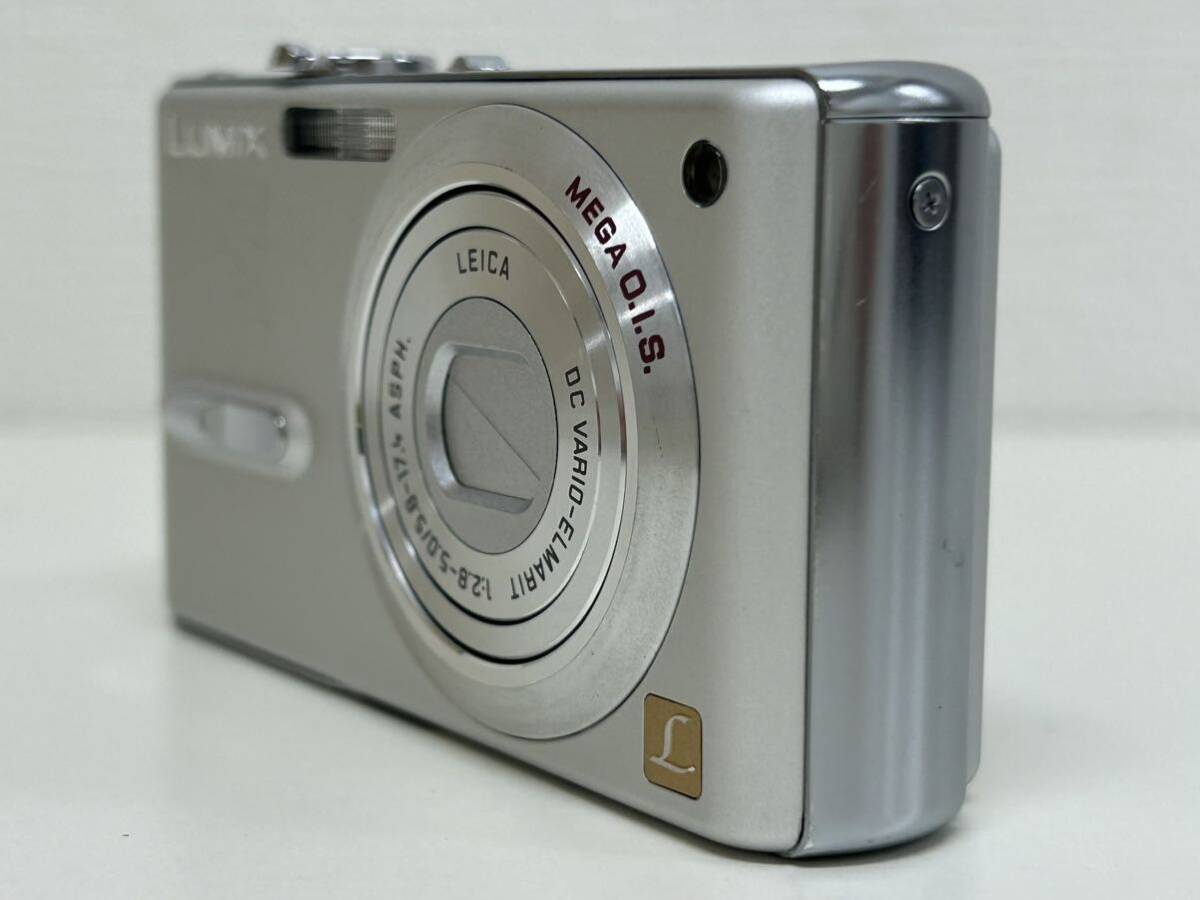 1円〜 Panasonic パナソニック LUMIX ルミックス DMC-FX9 コンパクト デジタルカメラ デジカメ シルバー バッテリー付き_画像3
