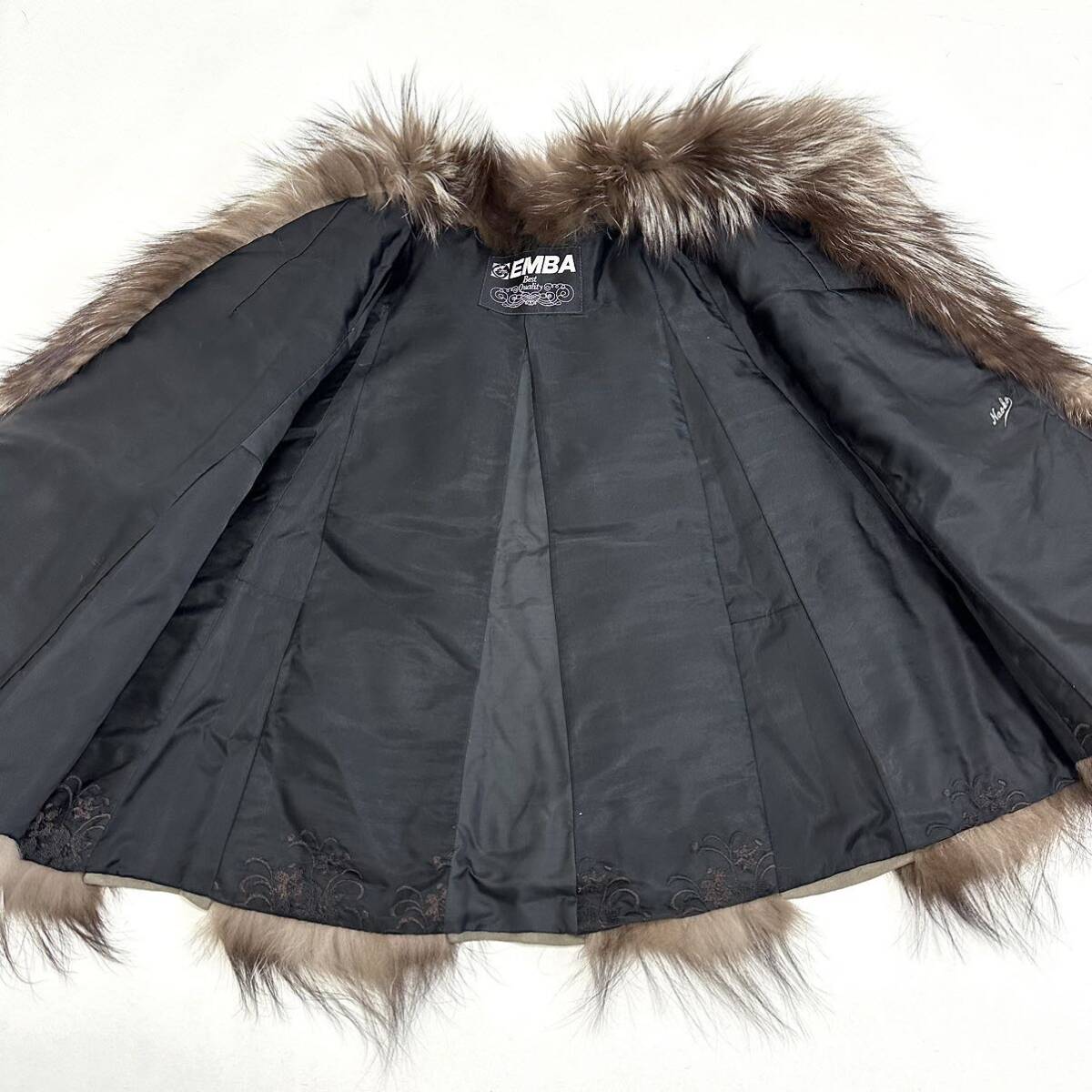 【貂商】 h2876 EMBA シルバーフォックス ポンチョ マント デザインコート フォックスコート セミロング 狐皮FOX fox身丈 約 55cmの画像8