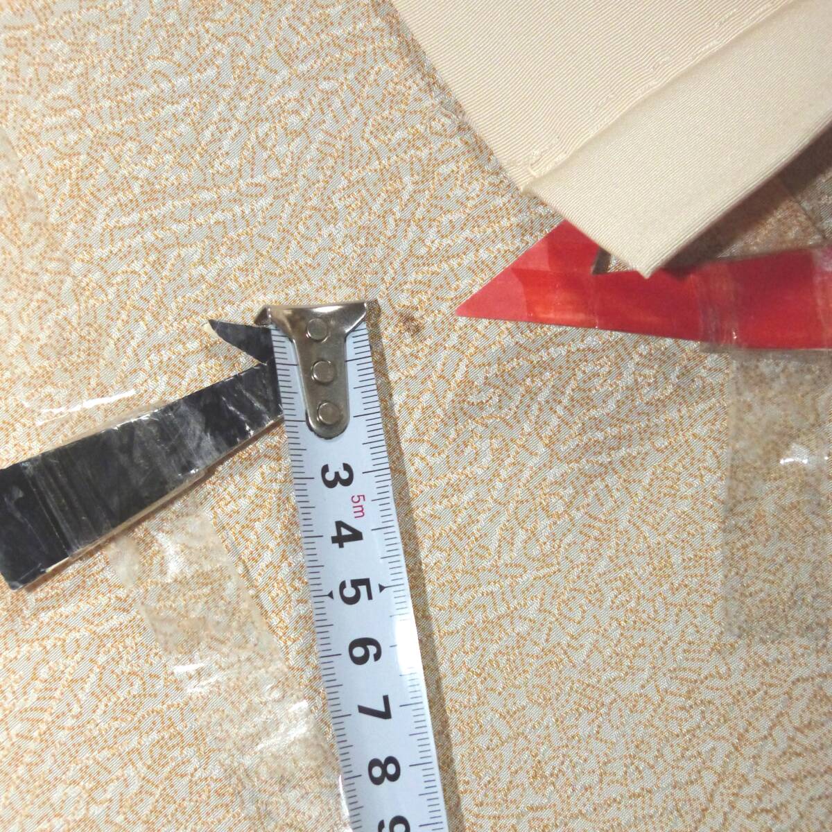 大奉仕品 ピンク色サヤ型地紋 絹 身丈約132㎝裄約66㎝弱(仕立て 大奉仕品 ピンク色サヤ型地紋 絹 身丈約132㎝裄約66㎝弱(仕立て