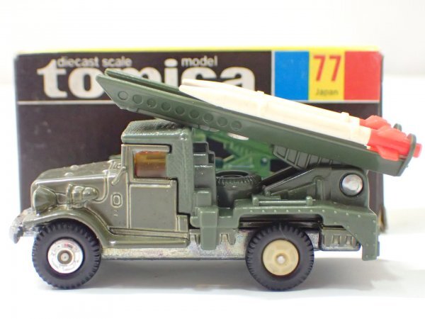 m2399 / 未使用 保管品 トミカ 日本製 No.77 トヨタ 自衛隊ロケット車 (HQ15V型) 黒箱 トミー TOYOTA JSDF ROCKET CARRIER 当時物 現状品_画像2