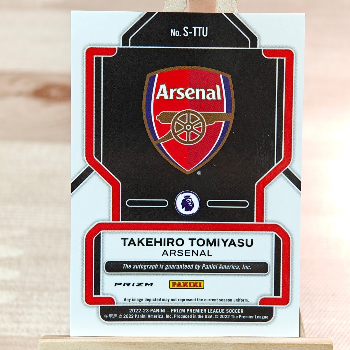 冨安健洋 2022-23 Panini Prizm EPL Takehiro Tomiyasu Breakaway Auto Arsenal 直筆サインカード_画像2