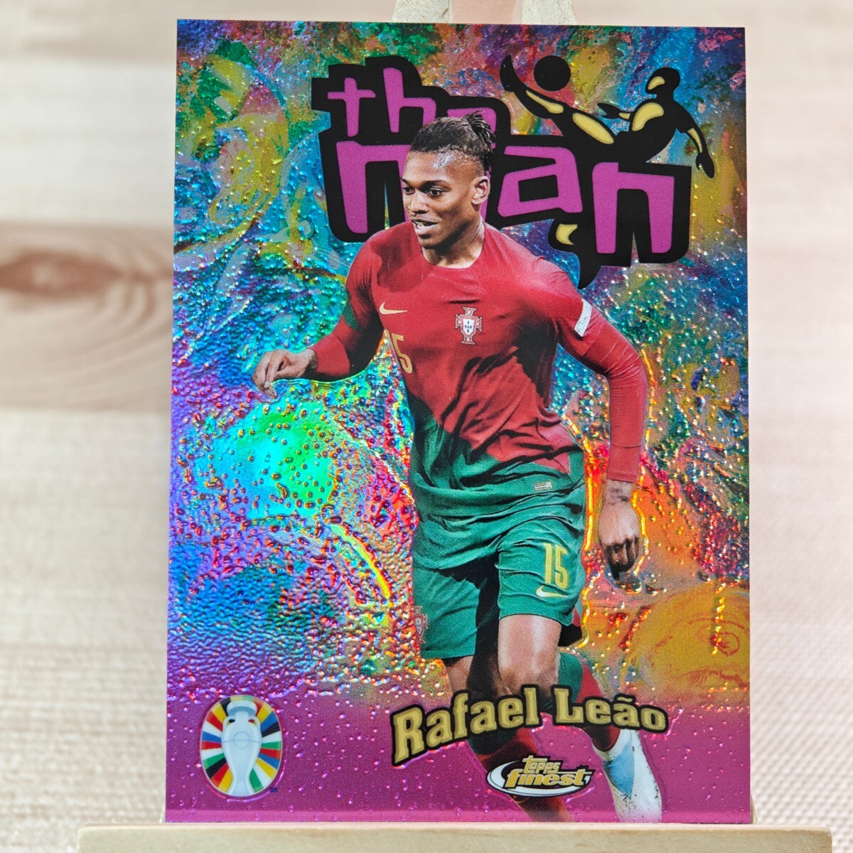 ラファエル・レオン 2023-24 Topps Finest Road To UEFA EURO Rafael Leao The Man Case Hit SP AC Milanの画像1