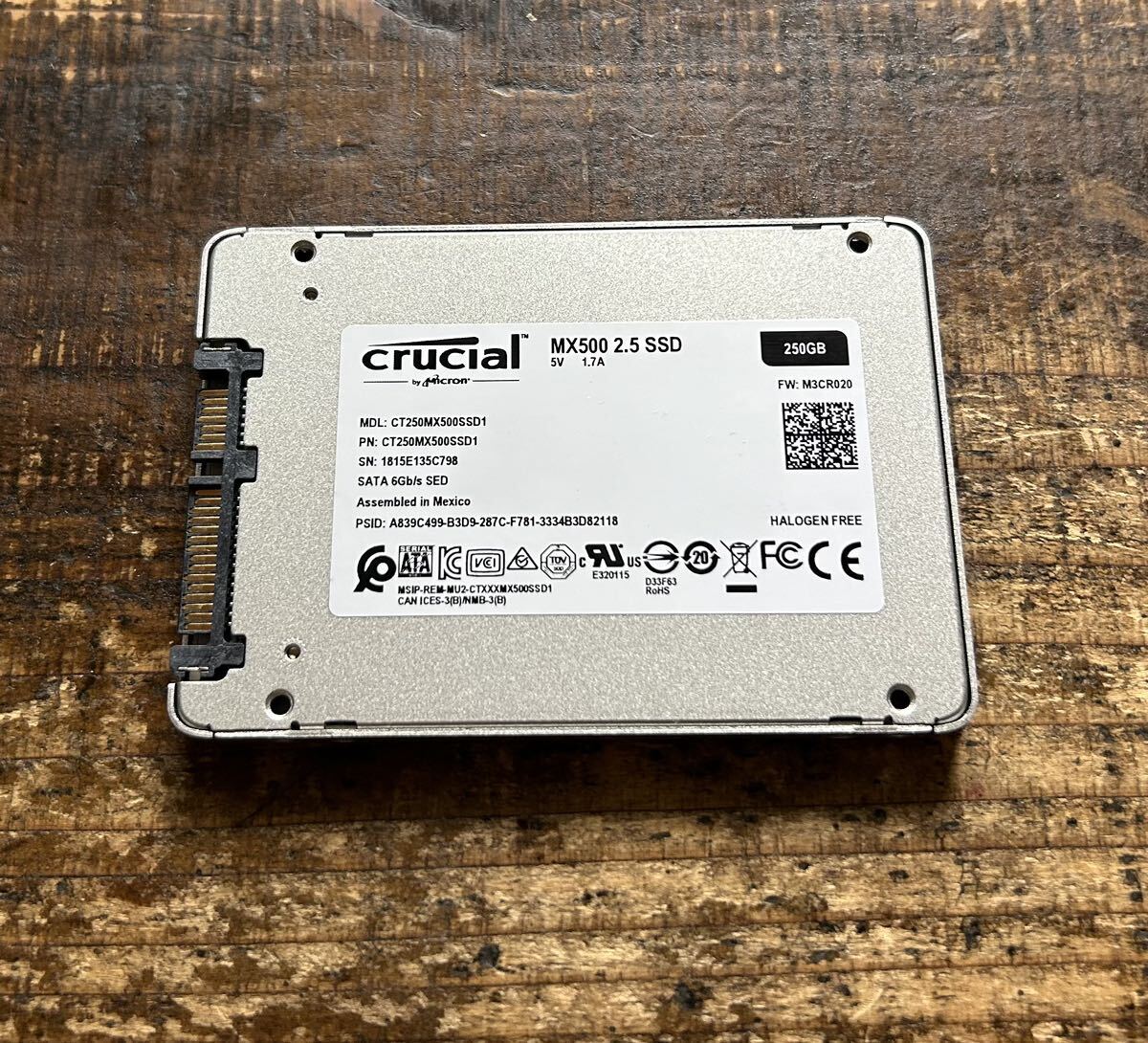 【使用時間814時間】crucial MX500 250GB CT250MX500SSD1 2.5 SATA SSD _画像2