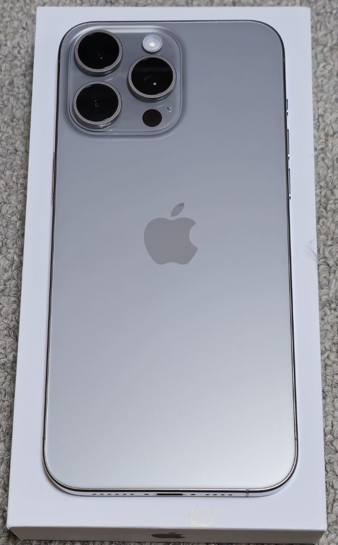 [98% ケースおまけ付] iPhone 15 Pro Max 256GB ナチュラルチタニウム 極美品 Apple アップル チタン スマートフォン 本体 SIMフリー_画像3