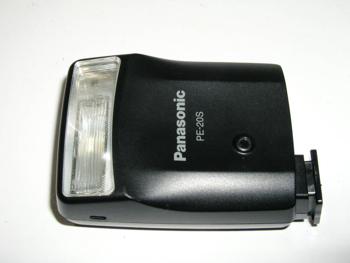 6192* Panasonic PE-20S, Panasonic slave function built-in. compact auto strobo *