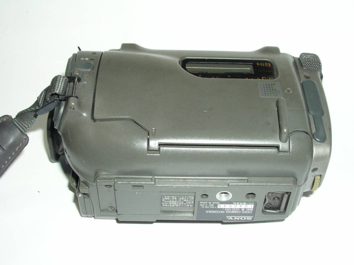 6229● SONY CCD-TR1、ソニーHi8テープ式ビデオカメラ、カメラNG、再生OK、ジャンク出品 ●_画像8