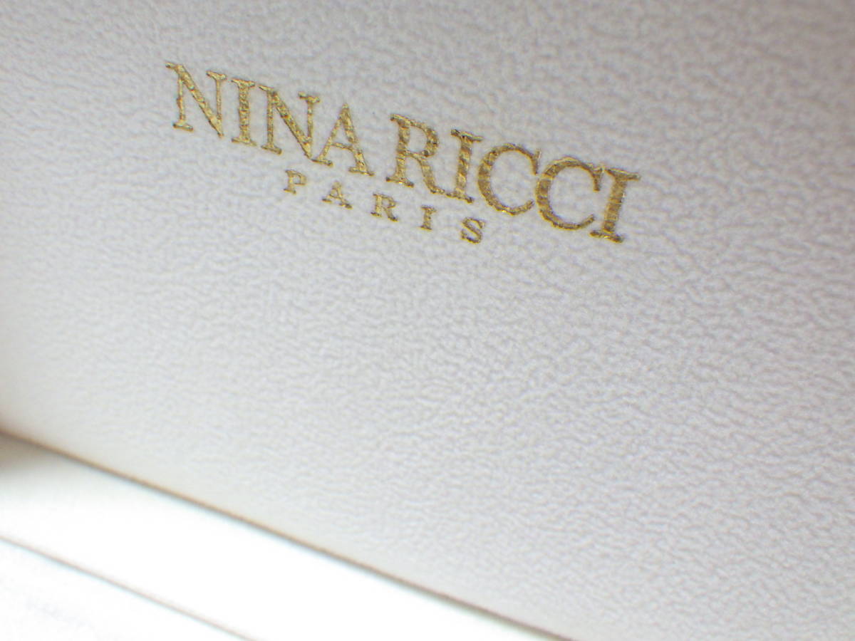 NINA RICCI Nina Ricci оригинальный наручные часы коробка box *1742