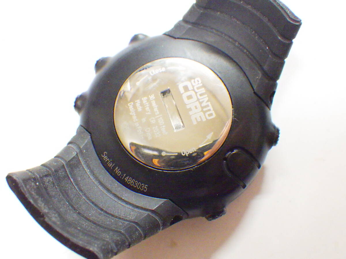 SUUNTO スント オールブラック ジャンク品 コア デジタル腕時計　#130_画像3