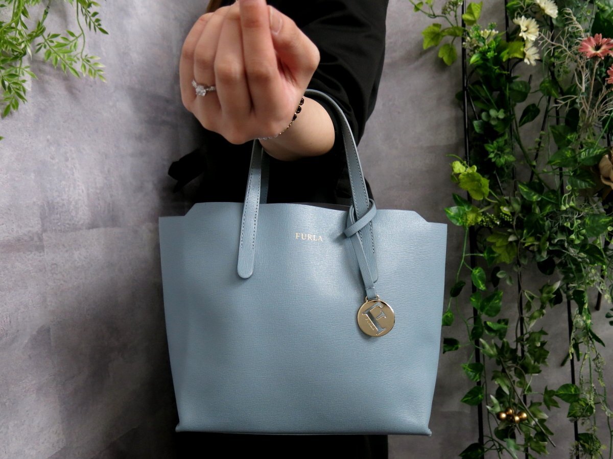 * super-beauty goods *FURLA Furla * surrey * Logo charm *safia-no leather original leather * handbag * light blue *G metal fittings * arm ..*B5 bag *Js46372