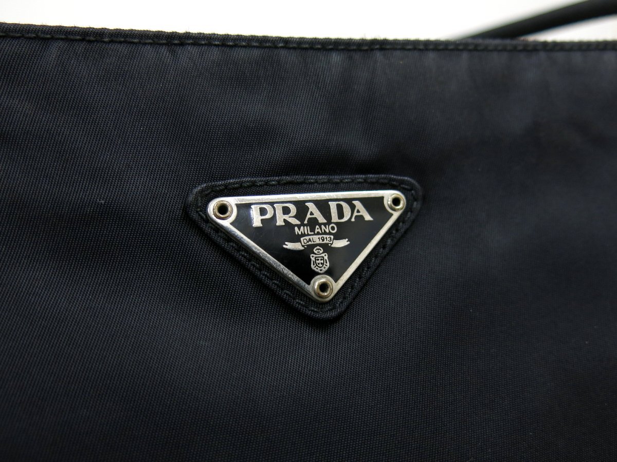 ◆PRADA プラダ◆ナイロン◆ハンド トート バッグ◆ブラック シルバー金具◆イタリア製◆腕掛け◆三角ロゴプレート◆A5015_画像8