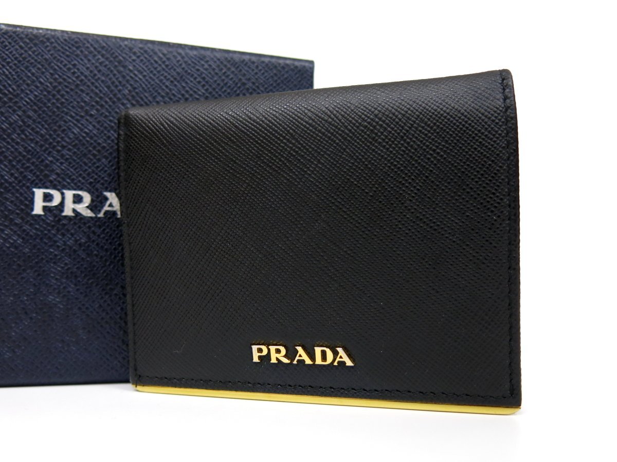 ◆超美品◆PRADA プラダ◆ロゴ金具◆サフィアーノ レザー 本革◆二つ折り 財布◆ブラック ゴールド金具◆イタリア製◆小銭入れあり◆A4998_画像1