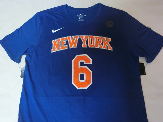 激レア USA購入 Nike製【DRI FIT】【NewYork Knicks No.6】クリスタプス ポルジンギス【Kristaps Porzingis】ナンバーTシャツUS XL ブルー_画像1