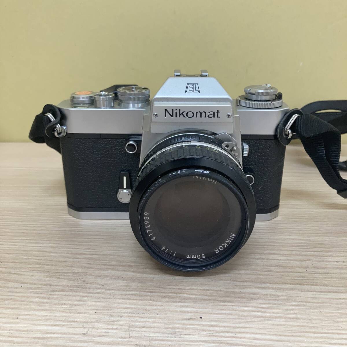 A7349 Nikomat EL本体＋レンズ3本 / NIKKOR 50ｍｍ 1:1.4 /28mm 1:2.8 /135mm 1:2.8 一眼レフカメラ ジャンク 中古_画像2