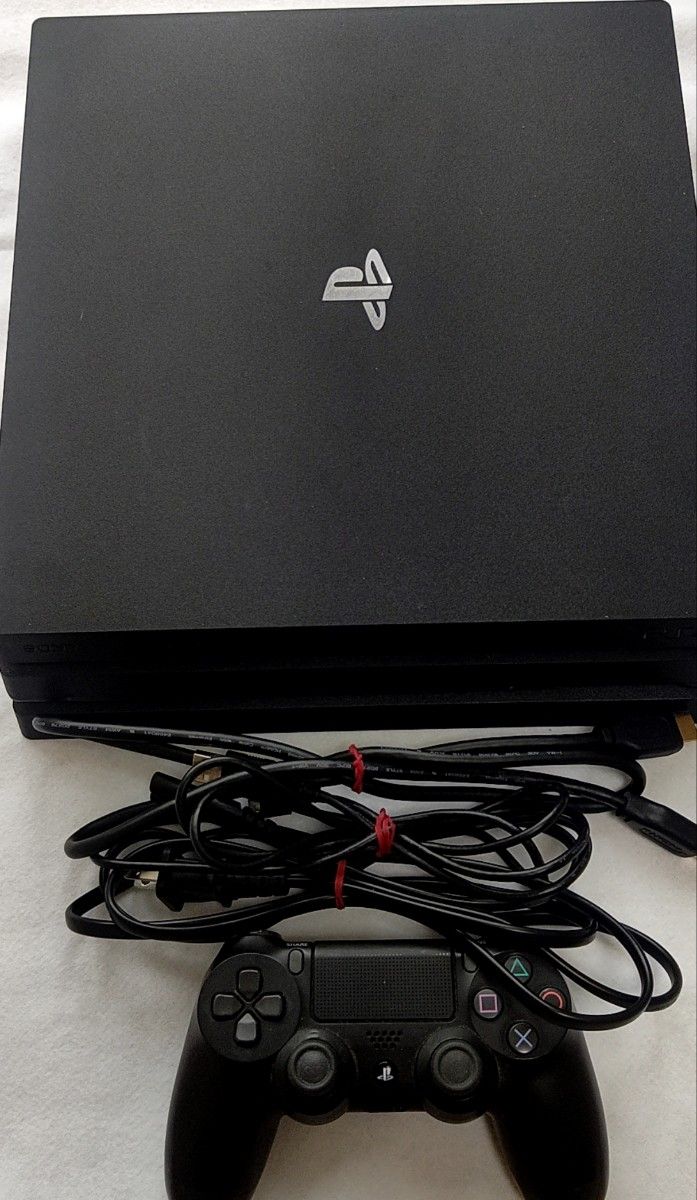 [美品]PlayStation4 Pro ジェット・ブラック 1TB CUH-7200BB01