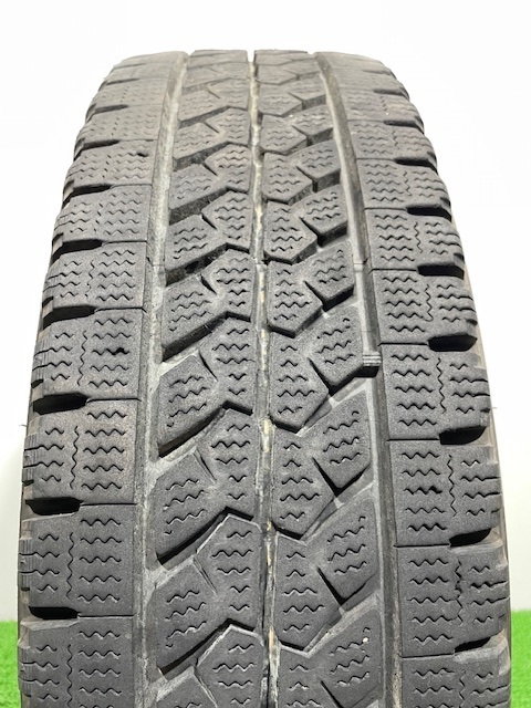 ☆送料込み☆ 205/70R16 111/109L LT ブリヂストン BLIZZAK W979 スタッドレス 4本 205/70/16 タイヤ_画像2