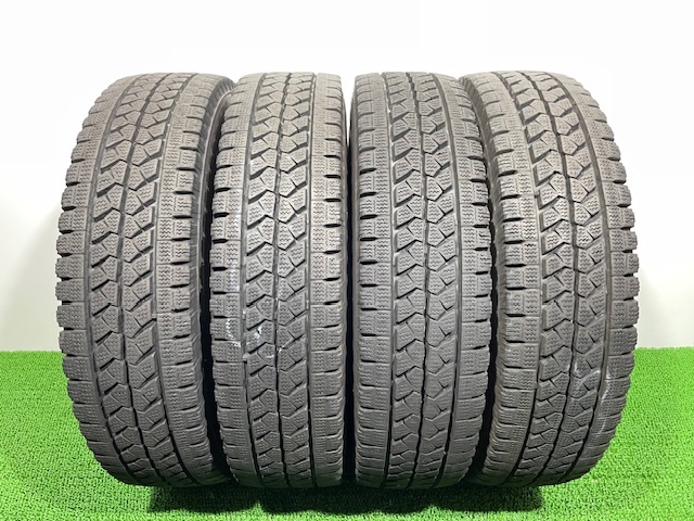 ☆送料込み☆ 205/85R16 117/115L LT ブリヂストン BLIZZAK W979 スタッドレス 4本 205/85/16 タイヤ_画像1