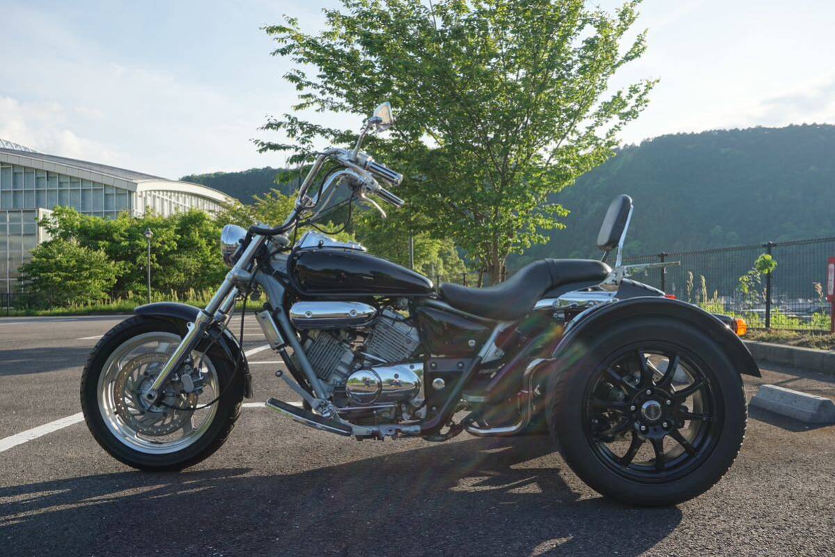 * beautiful car * Honda Magna 250 trike V-TWIN independent suspension type suspension * back gear attaching *3 wheel normal car license * without a helmet .... low distance car 