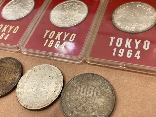 1326A* 古銭 銀貨 東京オリンピック 1000円銀貨 昭和39年 計9枚 おまとめ 額面9000円 ケース付有 昭和 記念硬貨 コレクター 現状品_画像3