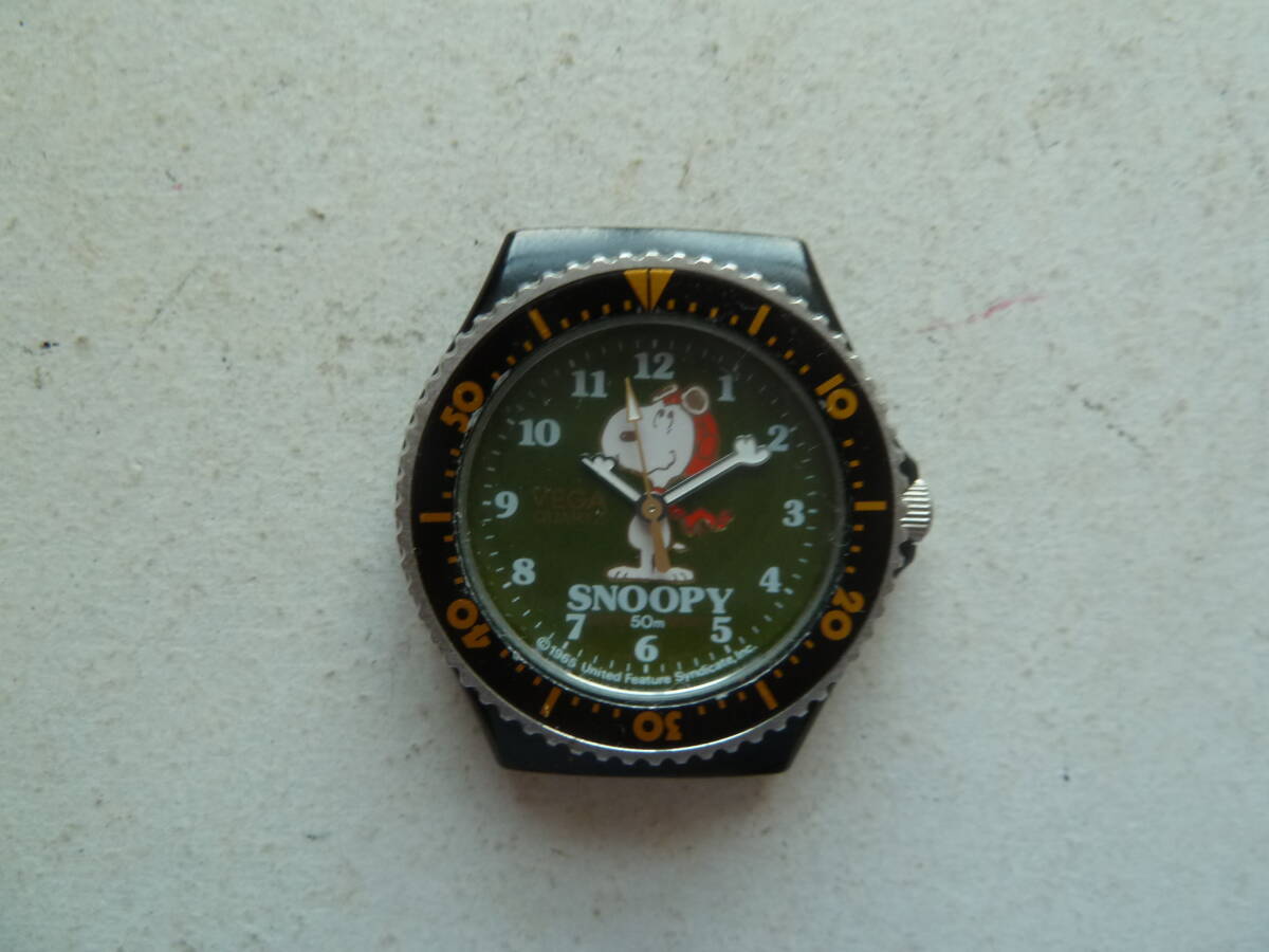  Citizen VEGA Snoopy diver type quartz wristwatch rotation bezel green face battery replaced operation goods 