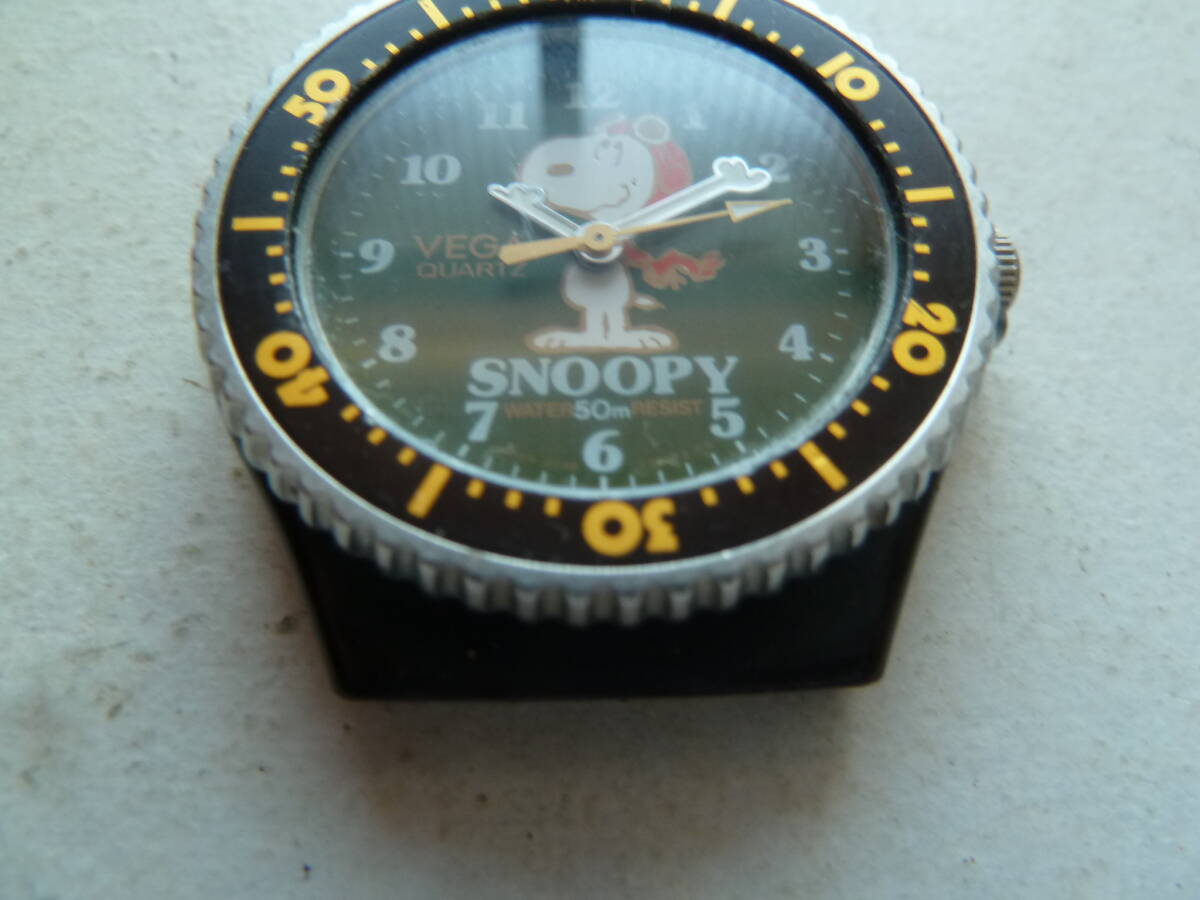  Citizen VEGA Snoopy diver type quartz wristwatch rotation bezel green face battery replaced operation goods 
