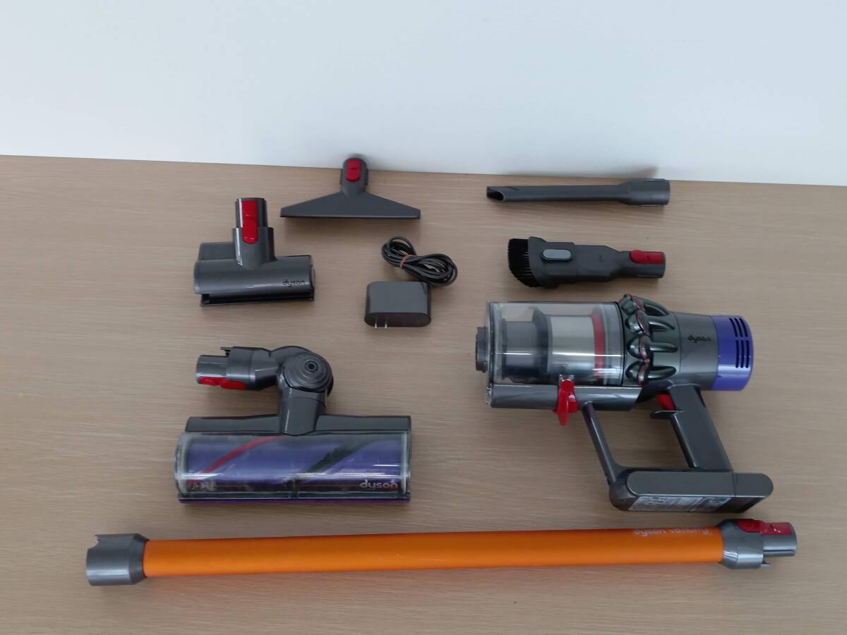 ☆【EM738】dyson ダイソン SV12 コードレスクリーナー掃除機 通電確認済の画像1