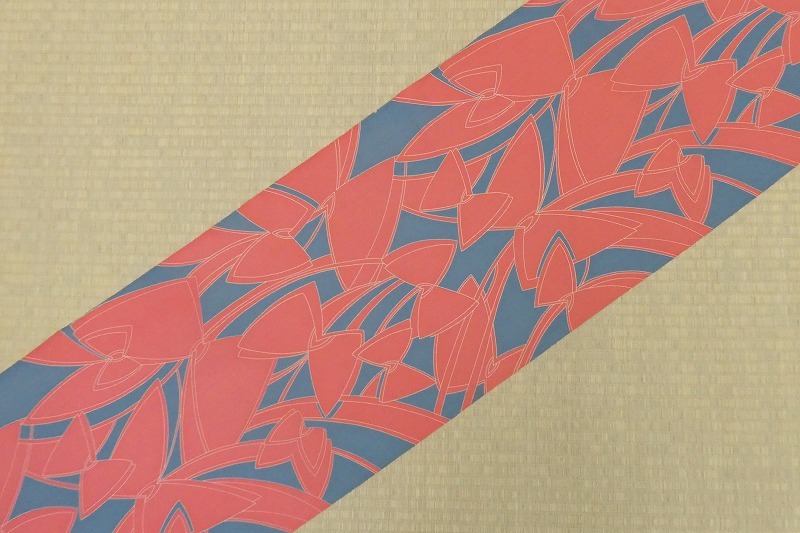2404A-2295*. надеты / ткань /2 пункт / мелкий рисунок кимоно / в полоску и т.п. / переделка * материал и т.д. / новый товар / упрощенный / шерсть /( размер упаковки :80)
