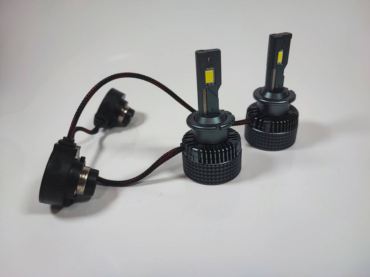 18LED　オリジナルD2S／D2R　　LEDオタクが開発した限界まで白く・濃く・明るい爆光のバルブ　ポン付け可能　　キャンセラーあり_18LED初のオリジナルモデル