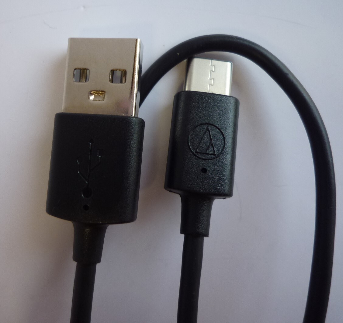 美品 Audio technicaオーディオテクニカ USBケーブル 携帯 USB-Cケーブル 35cm USB Type-Cケーブル　USB Type-C to USB Type-A 黒 充電 _画像3