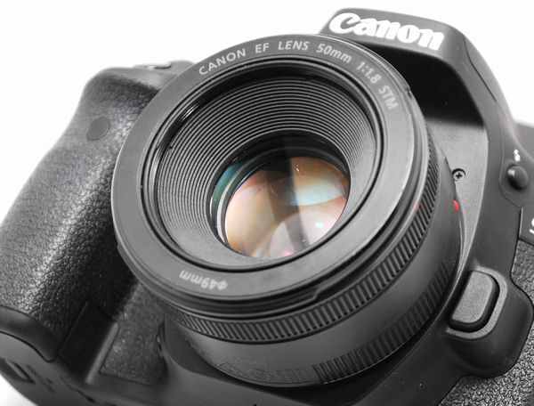 【超美品・SDカード付き】Canon キヤノン EOS 90D EF 50mm STMの画像3