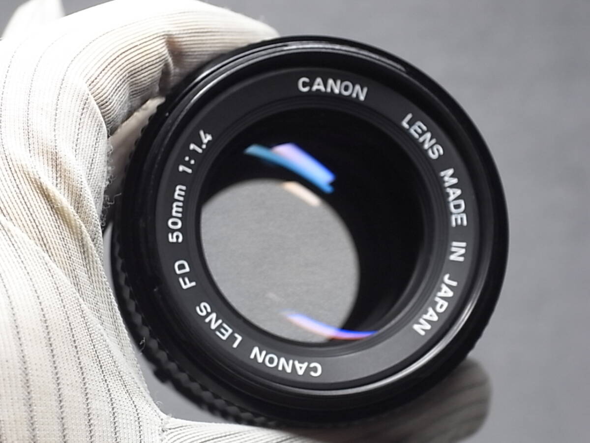 美品 Canon New FD50㎜ F1.4 元箱、フィルター、フード付きの画像3