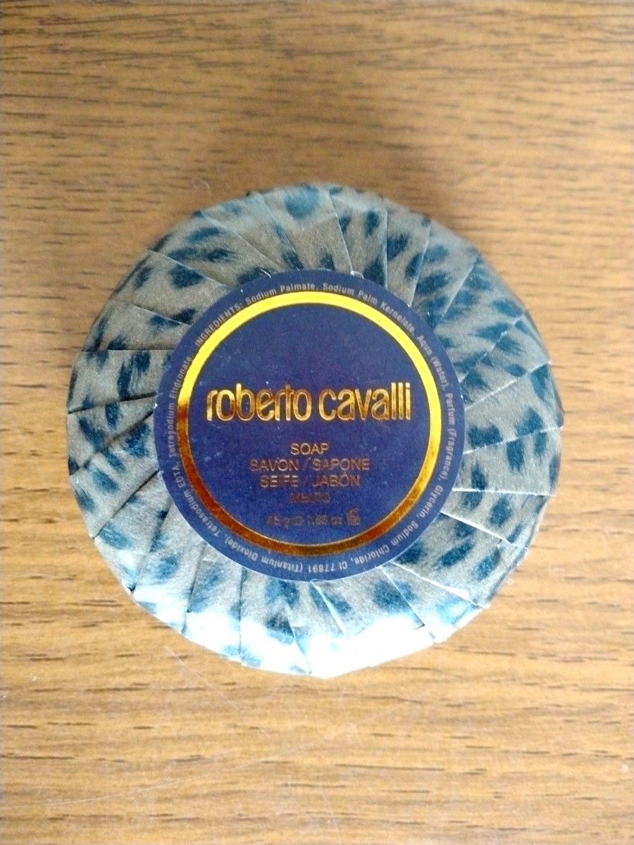 【新品】Roberto cavalli ロベルトカヴァリ アメニティ　シャンプー　コンディショナー　シャワージェル　ボディーミルク