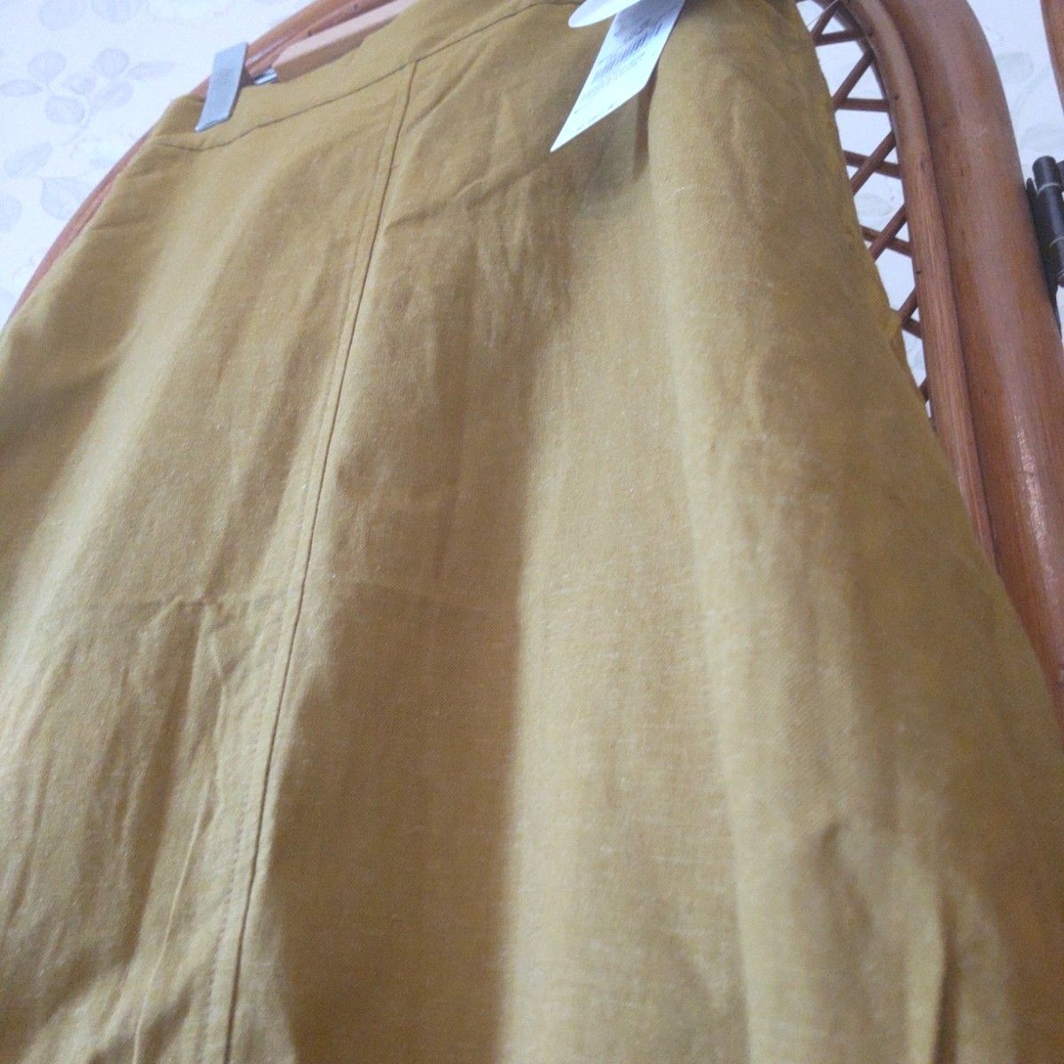 【新品・タグ付き】アースミュージック&エコロジー リネンセミフレアスカート 黄色 ロングスカートフリーサイズ