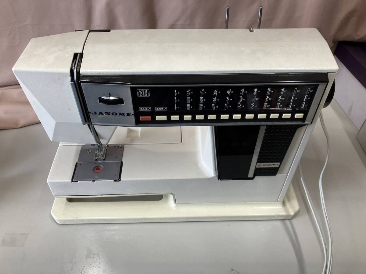 JANOME　ジャノメミシン MODEL5002 メモリア　コンピューターミシン　ハンドクラフト　1980年製　手びき付_画像2