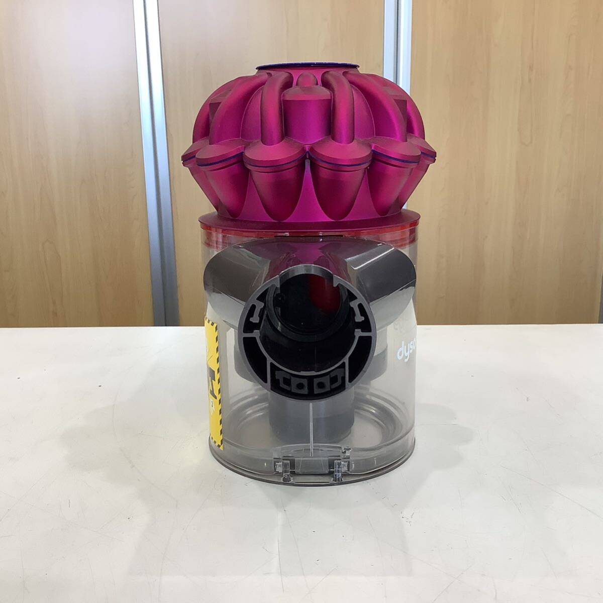 ＊【動作品】dyson ダイソン コードレスクリーナー 掃除機 HH11 225403 v7trigger WD6-JP-NNE2515A 中古品_画像4