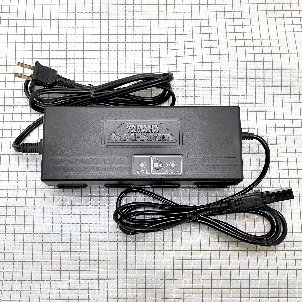 ヤマハ 電動アシスト自転車 充電器 パスチャージ X01-00/ 通電 ヤマハ 電動アシスト自転車 充電器 パスチャージ X01-00/ 通電