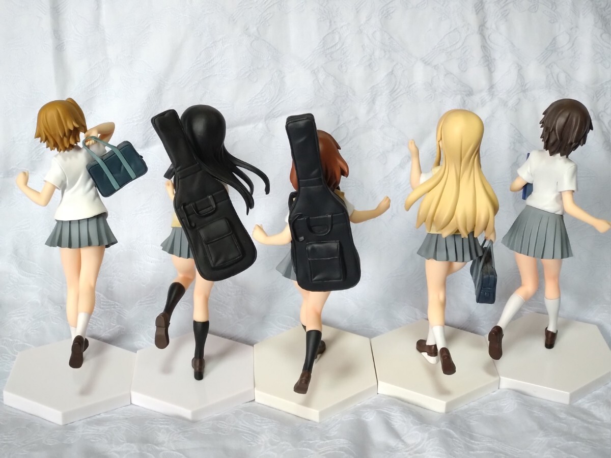  бесплатная доставка K-On!! extra фигурка Akiyama Mio Tainaka Ritsu Kotobuki Tsumugi подлинный кастрюля мир + DX фигурка ~ концерт собрание!~ Hirasawa Yui Nakano Azusa все 7 body комплект 