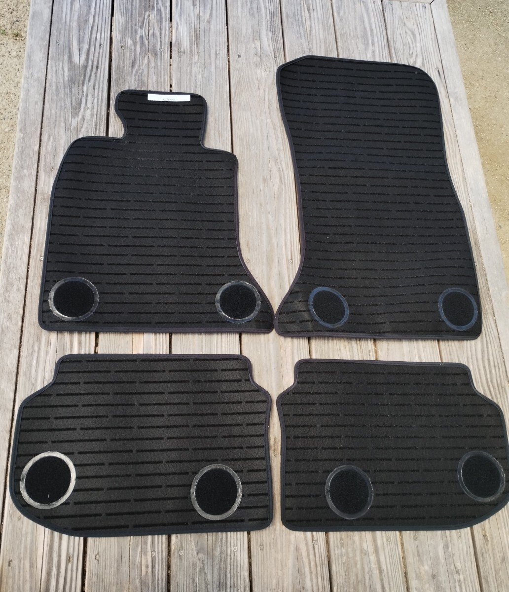 BMW F10純正フロアマットSET BMW F10純正フロアマットSET