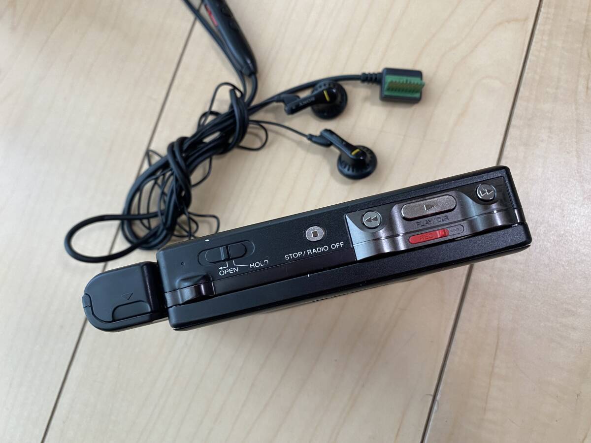 ソニー　SONY　WALKMAN　WM-F707　MDR-E472　カセットウォークマン　中古ジャンク_画像4