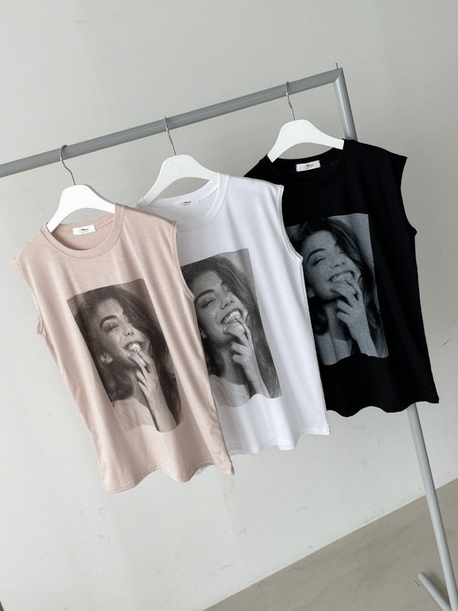 クルーネック ロゴ プリントノースリーブ  カットソー レディース ロゴTシャツ タンクトップ 　Tシャツ　韓国　