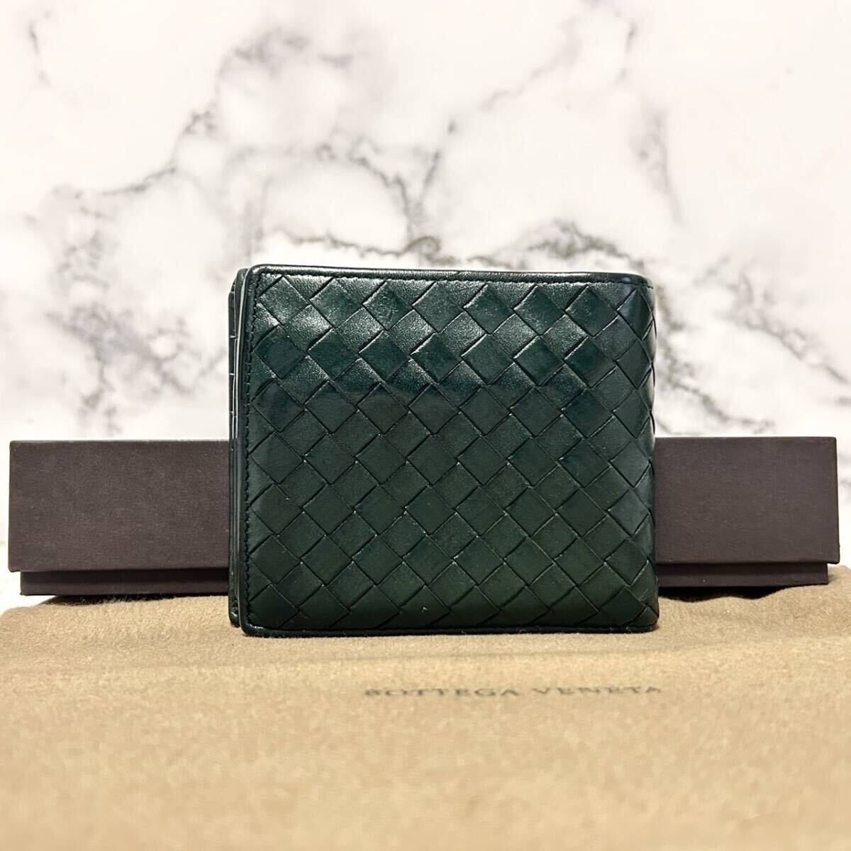 ★【極美品！希少！】 BOTTEGA VENETA ボッテガヴェネタ イントレチャート 二つ折り財布 深緑 定価7.8万 149の画像3