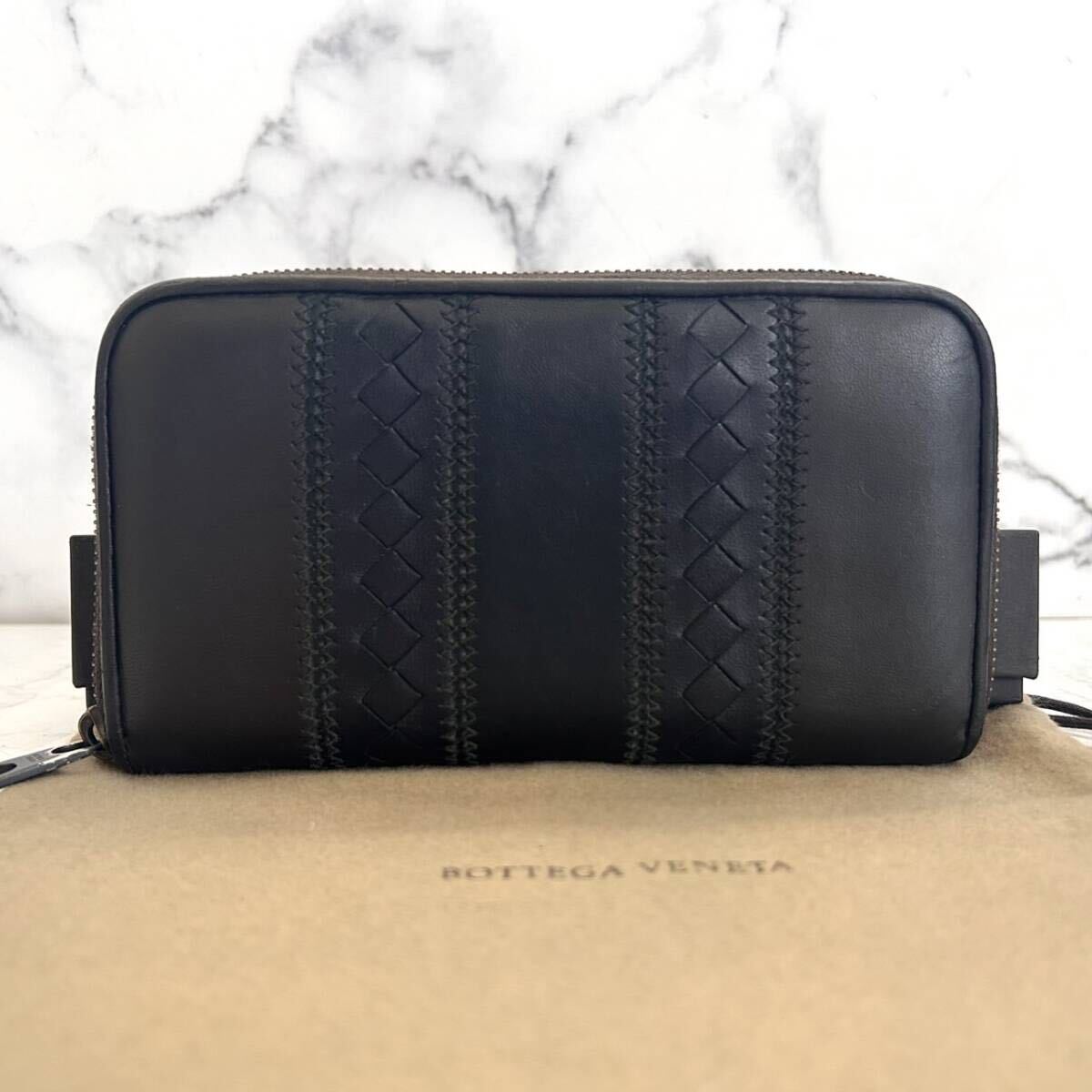 ★【極美品！希少！】 BOTTEGA VENETA ボッテガヴェネタ イントレチャート 長財布 ラウンドファスナー　黒×茶 定価7.8万 150_画像2