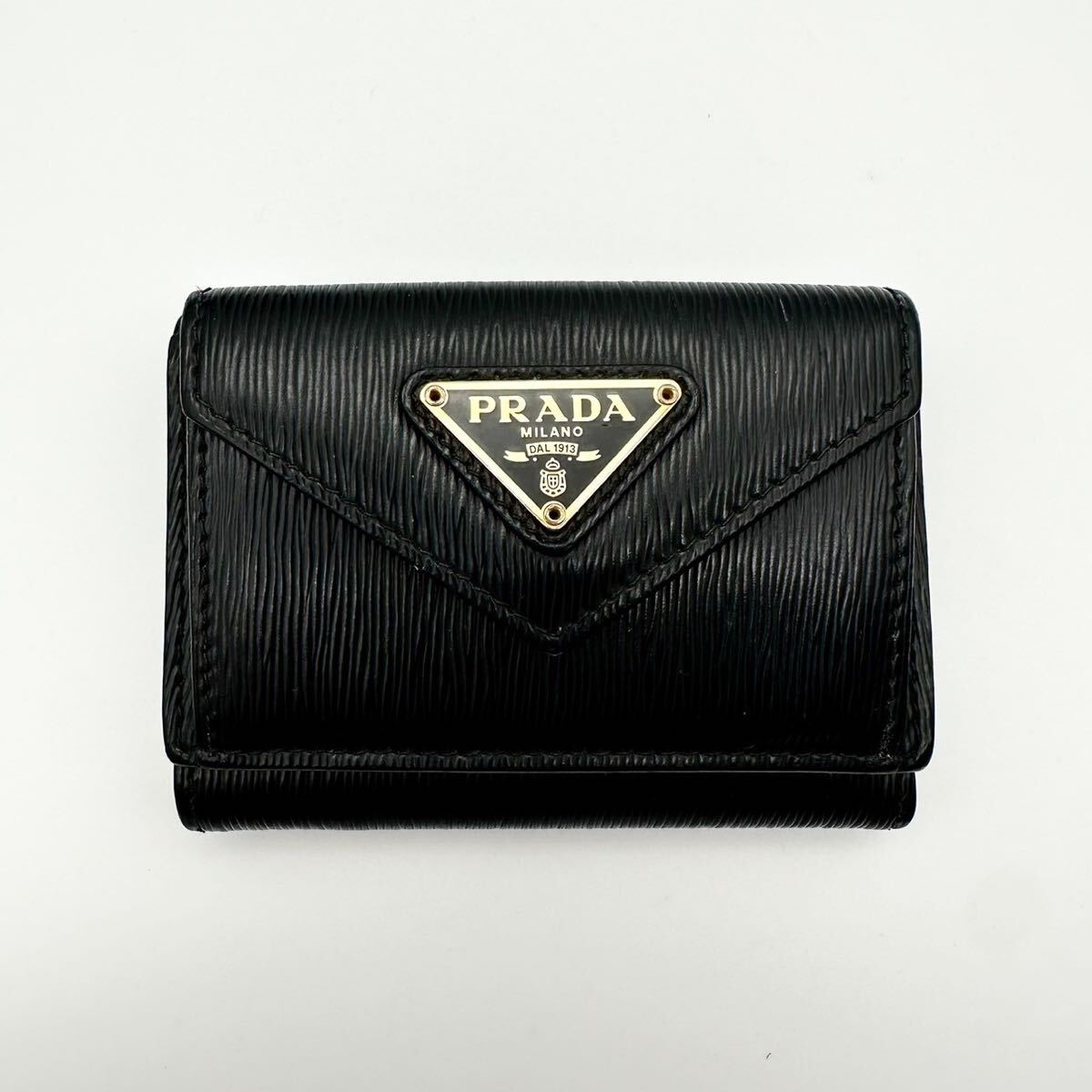 PRADA プラダ 三つ折り財布 ブラック ヴィッテロムーブ 三角ロゴ ユニセックス メンズ レディース コンパクトウォレット フラップ