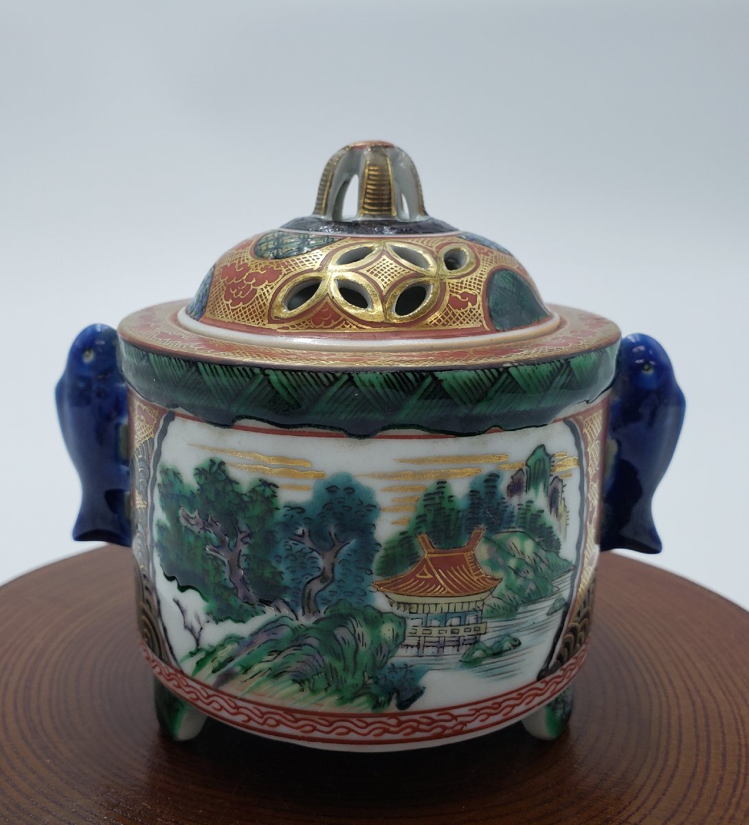 九谷焼 庄三 香炉 金彩色絵 赤絵金彩 古美術 美術品 三足香炉 香 九谷焼 庄三 香炉 金彩色絵 赤絵金彩 古美術 美術品 三足香炉 香