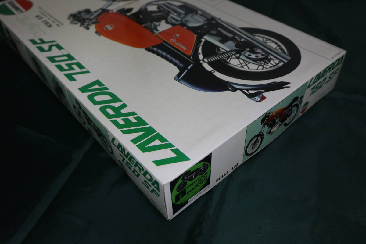 Yahoo!オークション - 「プロター 1/9 LAVERDA ラベルダ 750 SF Yahoo!オークション - 「プロター 1/9 LAVERDA ラベルダ 750 SF