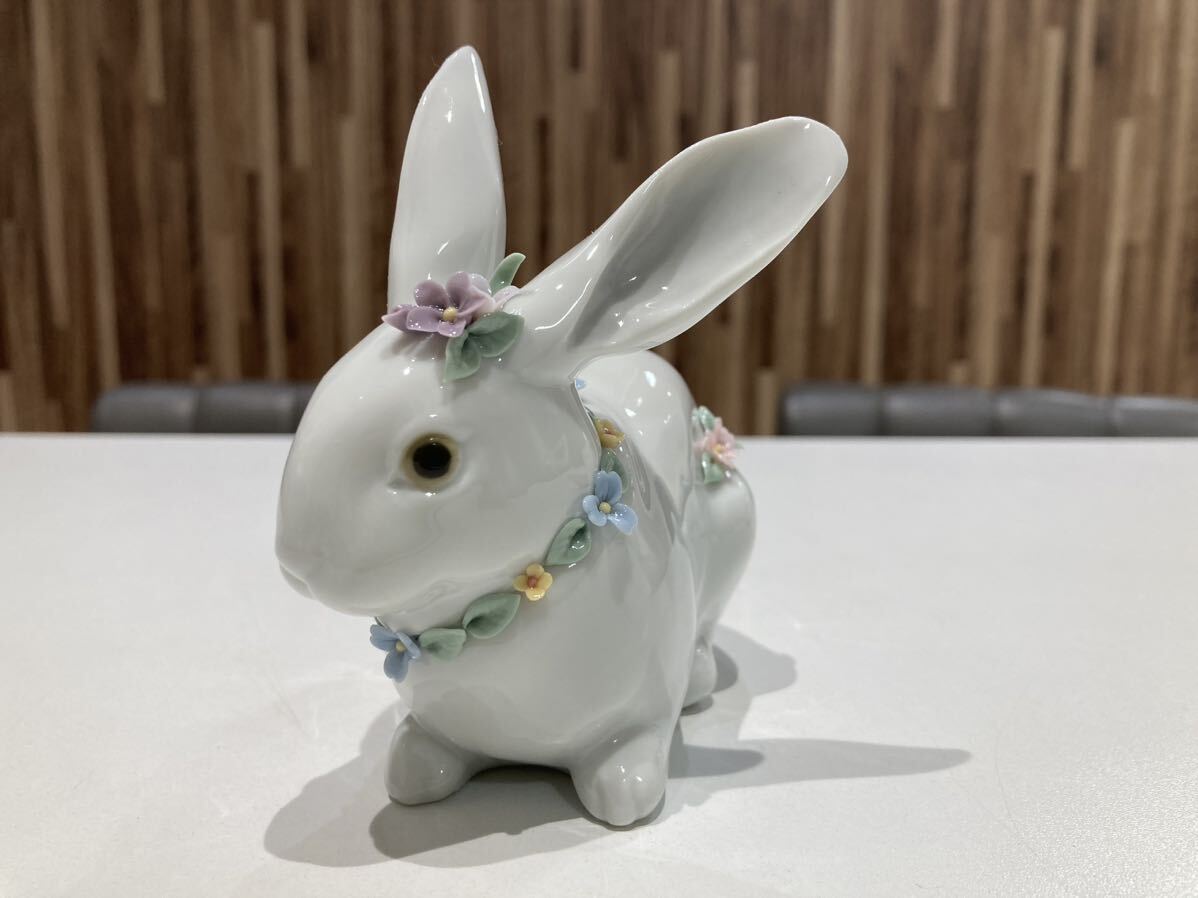6692 LLADRO リヤドロ 花飾りの白うさぎ ウサギ フィギュリン 陶器 インテリア _画像3